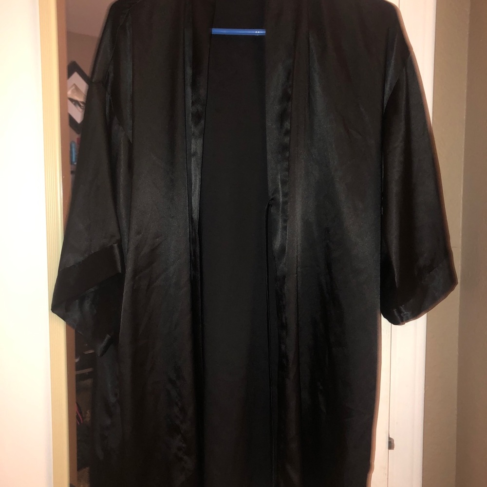 Victoria’s Secret Robe - Picture 2 of 4